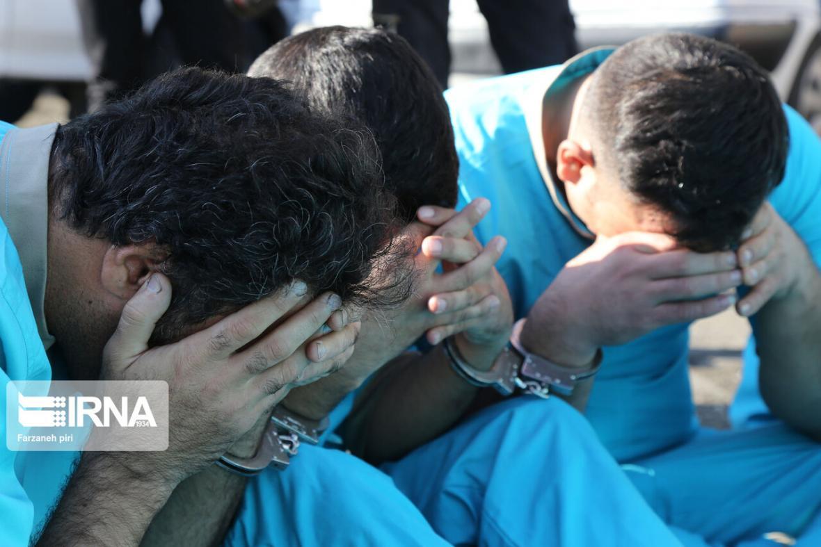 خبرنگاران عوامل درگیری طایفه ای در دارخوین شادگان دستگیر خبرنگاران عوامل درگیری طایفه ای در دارخوین شادگان دستگیر شدند