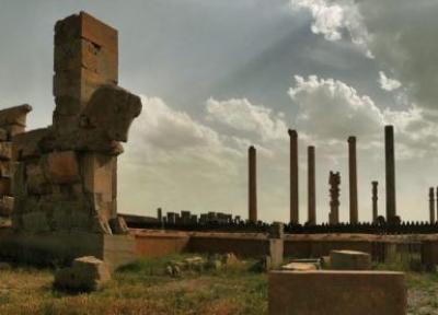 معرفی کاخ آپادانای تخت جمشید در استان فارس